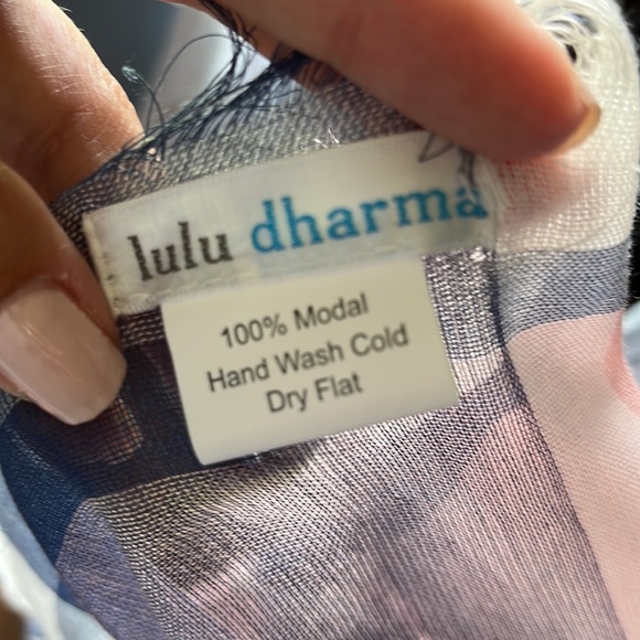 Scarf/wrap - Picture 2 of 3